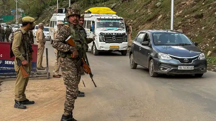 Indian troops in Kashmir