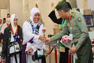 1st Group of Indonesian Pilgrims Departs for Saudi Arabia via Makkah Route Initiative