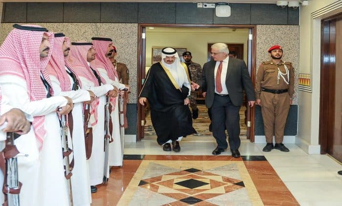 Governor of Aseer Region Welcomes Palestinian Ambassador