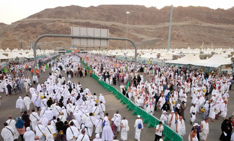 Prominent Figures Join Millions of Pilgrims on Arafat During Hajj 2025