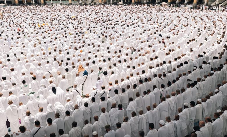 Saudi Arabia to Hold Lunar Eclipse Prayers at Grand Mosque Tonight