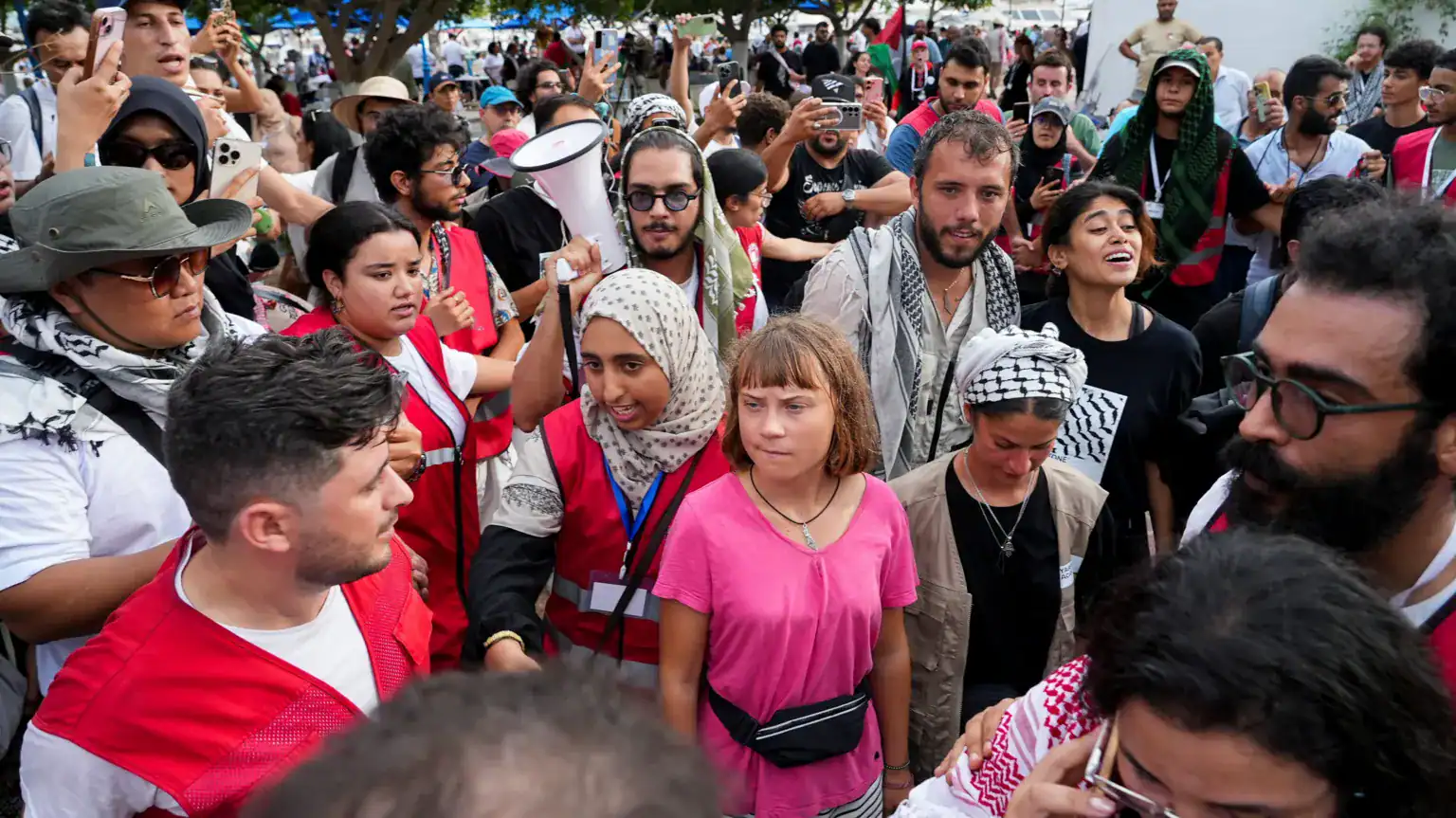 Tunisians Welcome Gaza-Bound Global Sumud Flotilla Arrival
