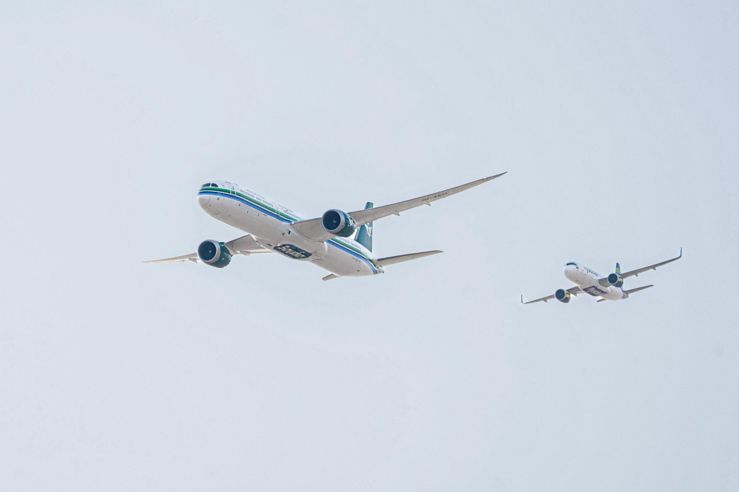 Saudia Group Dazzles Skies with Aerial Shows in National Day 