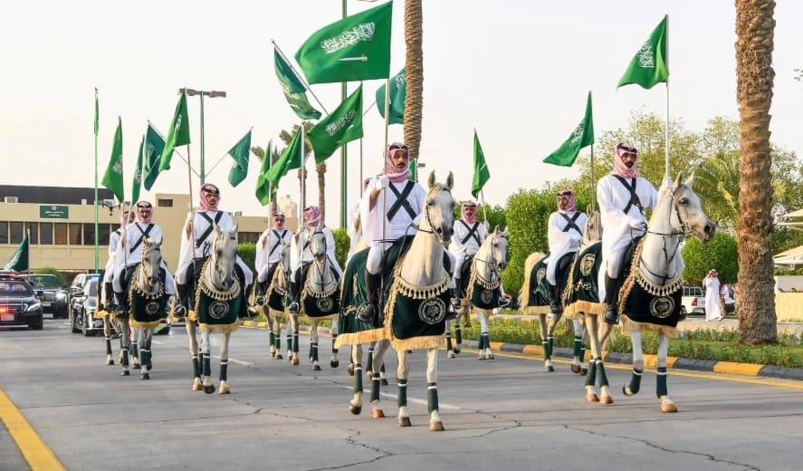 Saudi National Day 2025: Royal Guard Parades Thrill Crowds in Riyadh, Jeddah