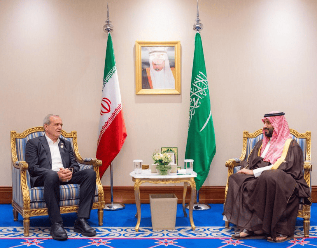 Saudi Crown Prince Hails GCC, Arab-Islamic Summits, Meets Regional Leaders