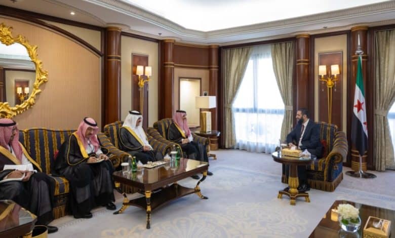 Syria's Al-Sharaa, Saudi Ministers Discuss Cooperation on FII9 Sidelines
