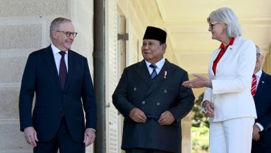 Australia and Indonesia agreed to sign a new security treaty, which includes closer military cooperation, the two countries' leaders said
