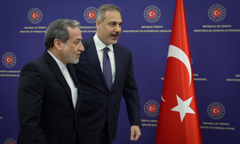 Iranian FM to Visit Turkey for Talks Amid US Tensions
