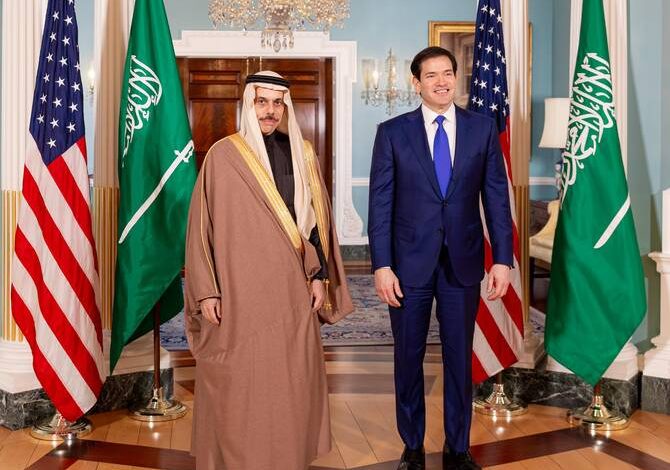 Saudi FM Discusses Latest Developments with US, Regional Counterparts