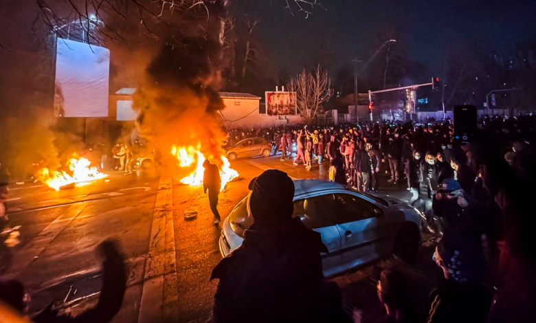US Urges Its Citizens to Leave Iran Immediately amid Growing Unrest