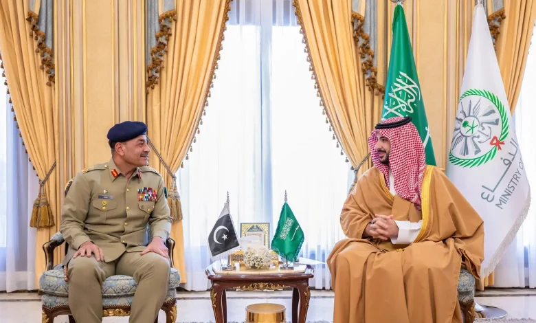 Saudi Defense Minister Meets Pakistan’s Army Chief in Riyadh