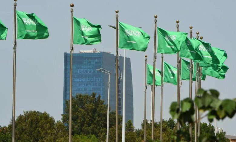 Saudi Arabia Urges Restraint, Supports UAE against Iranian Attacks