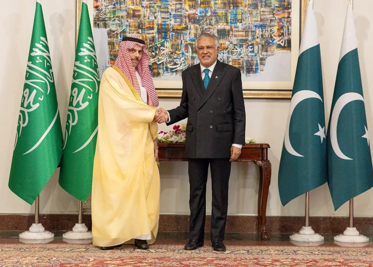 Saudi FM Meets Pakistani Counterpart in Islamabad