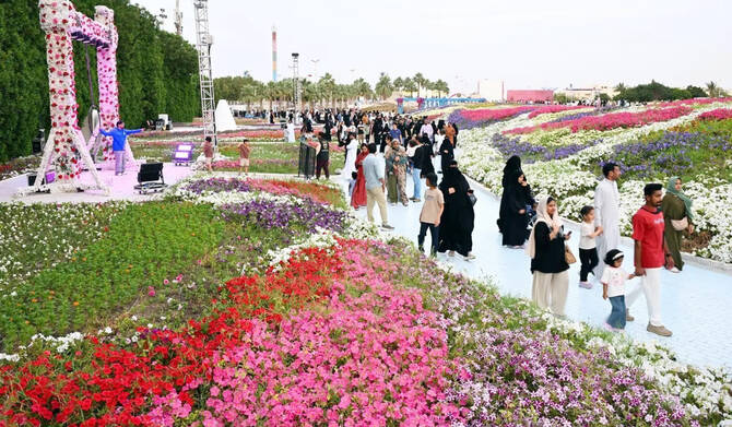 Yanbu Flower Festival Emerges as Captivating Tourist Destination