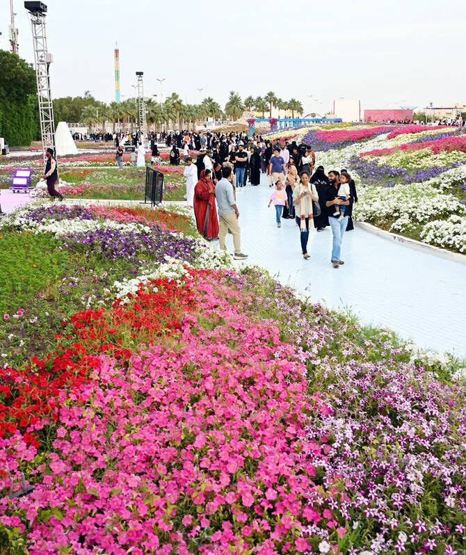 Yanbu Flower Festival Emerges as Captivating Tourist Destination