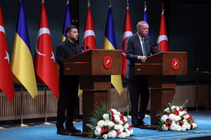 Zelenskiy Arrives in Istanbul for “Substantive” Security Talks with Erdogan