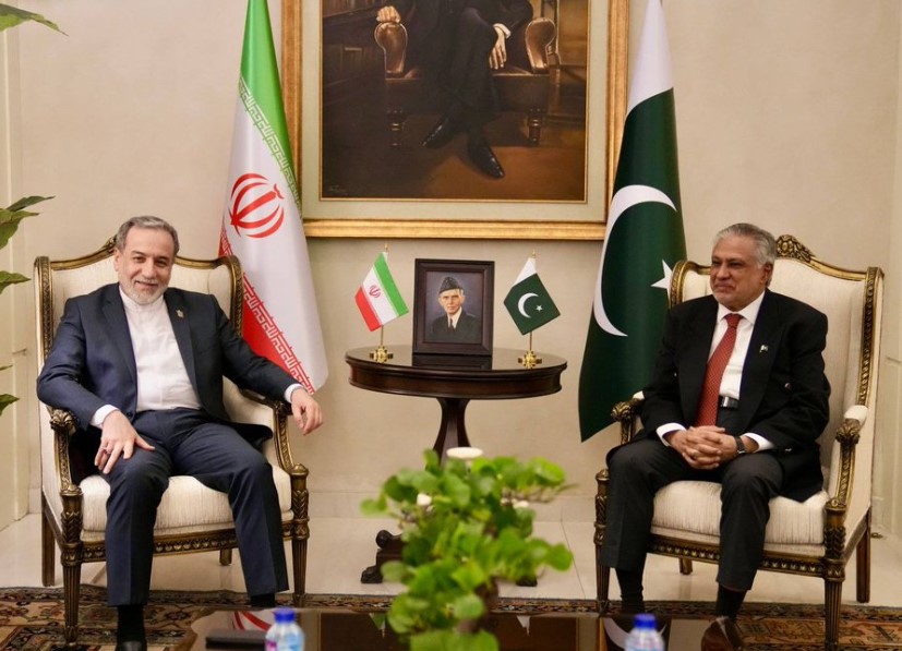 Araghchi Lands in Pakistan as Trump Sends Envoys for Iran Peace Talks