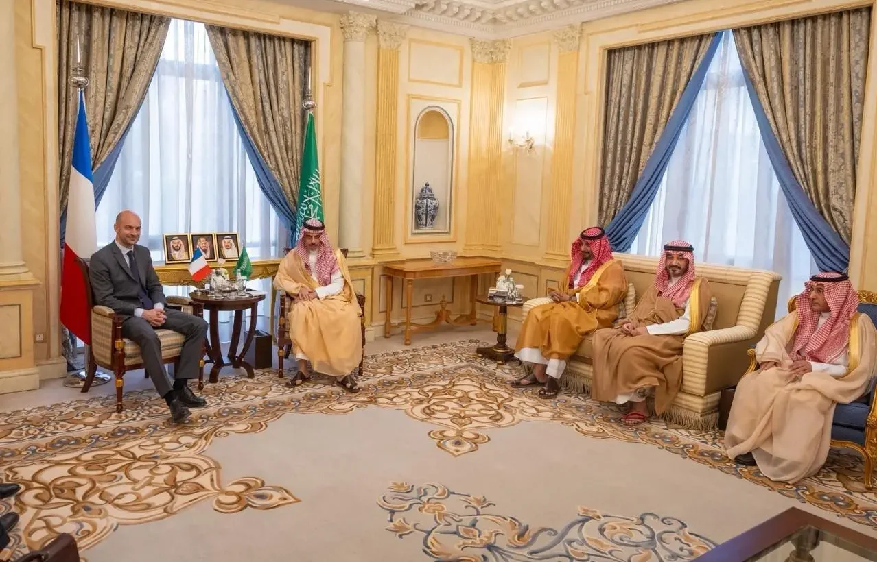 Saudi FM Meets French Counterpart in Riyadh