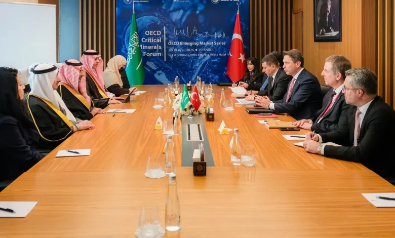 Industry Minister Engages Turkish Counterpart to Boost Mining Sector Ties