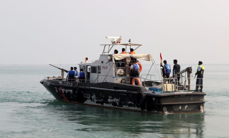Oil Tanker Seized off Yemen’s Coast, Heading Toward Somali Waters