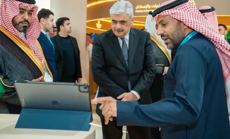 Azerbaijani Deputy PM Visits Saudi Pavilion During World Urban Forum in Baku