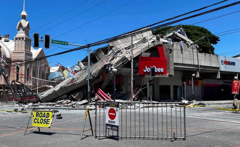 7.8-Magnitude Quake Rocks Southern Philippines, Tsunami Alerts Triggered