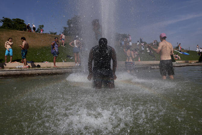 France Records About 1,000 Excess Deaths During Heatwave