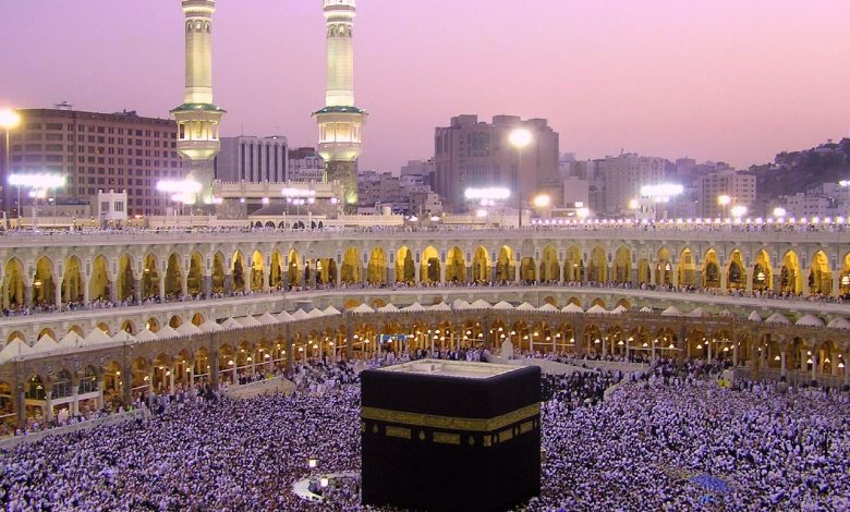 Saudi Arabia Begins Issuing Umrah Visas for New Season