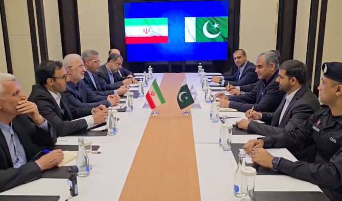Pakistan, Iran Interior Ministers Discuss De-escalation Amid Renewed Regional Tensions