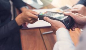 Saudi POS Spending Stays Above SR14.2 Billion Despite Weekly Decline