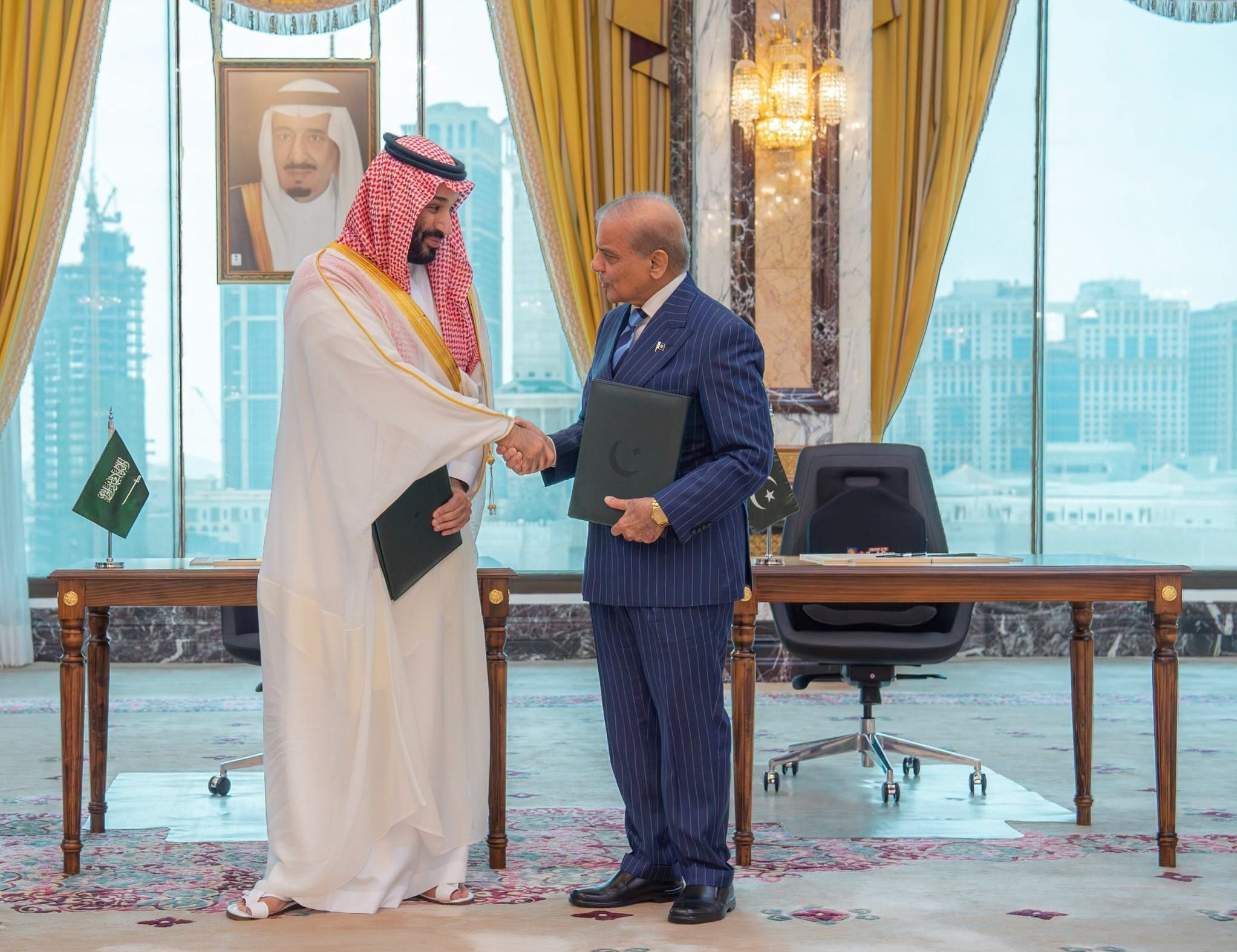 Saudi Arabia, Pakistan and Turkey signed a joint defense agreement in Mecca on Friday. (Source: SPA)
