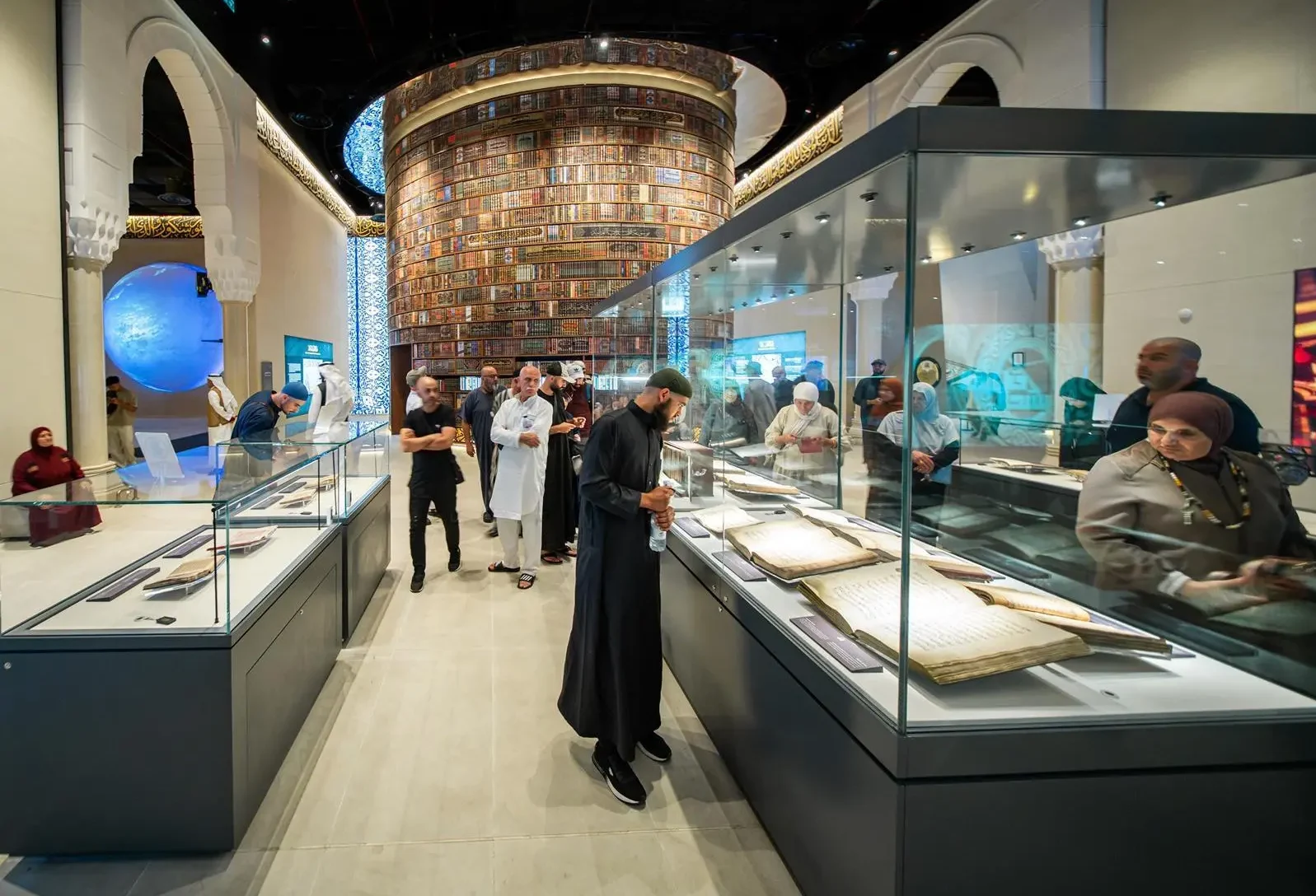 Inside an 18th-Century Quran: A Masterpiece of Islamic Calligraphy