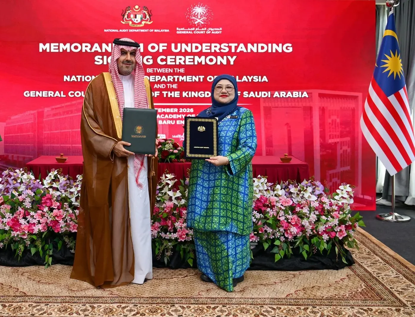 Saudi Arabia and Malaysia signed a memorandum of understanding in Putrajaya to enhance bilateral cooperation in accounting and auditing. (Photo: SPA)